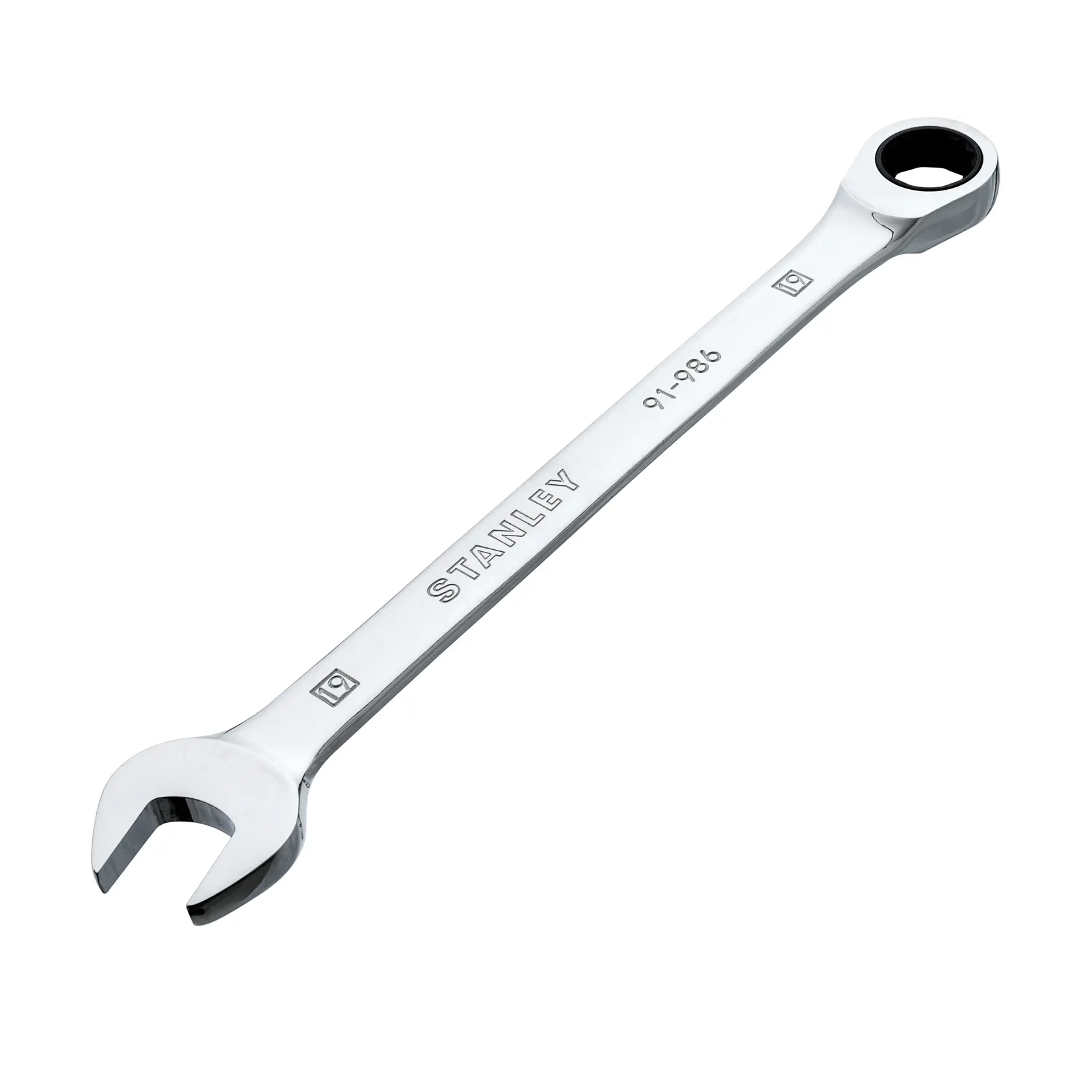 Llave combinada Stanley 91-986 de carraca, acabado plateado, herramienta, foto en ángulo sobre fondo blanco.